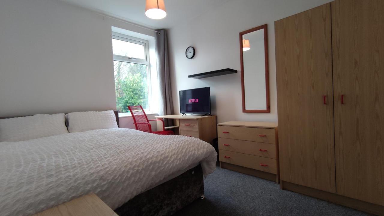 Lovely 2 Bedroom House Worsley Buitenkant foto
